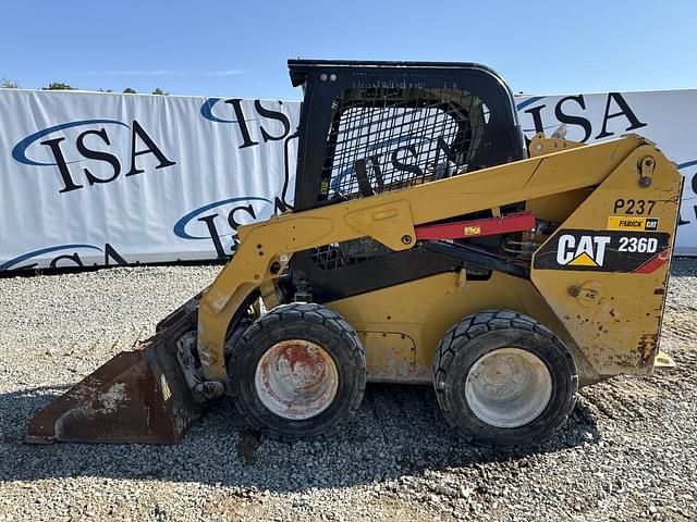 Image of Caterpillar 236D equipment image 1