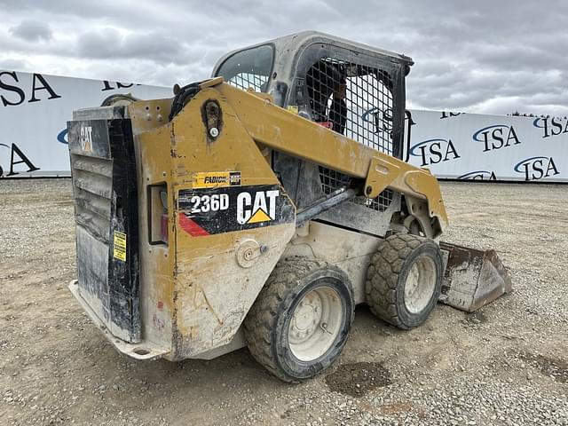 Image of Caterpillar 236D equipment image 4