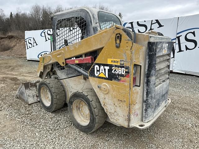 Image of Caterpillar 236D equipment image 2