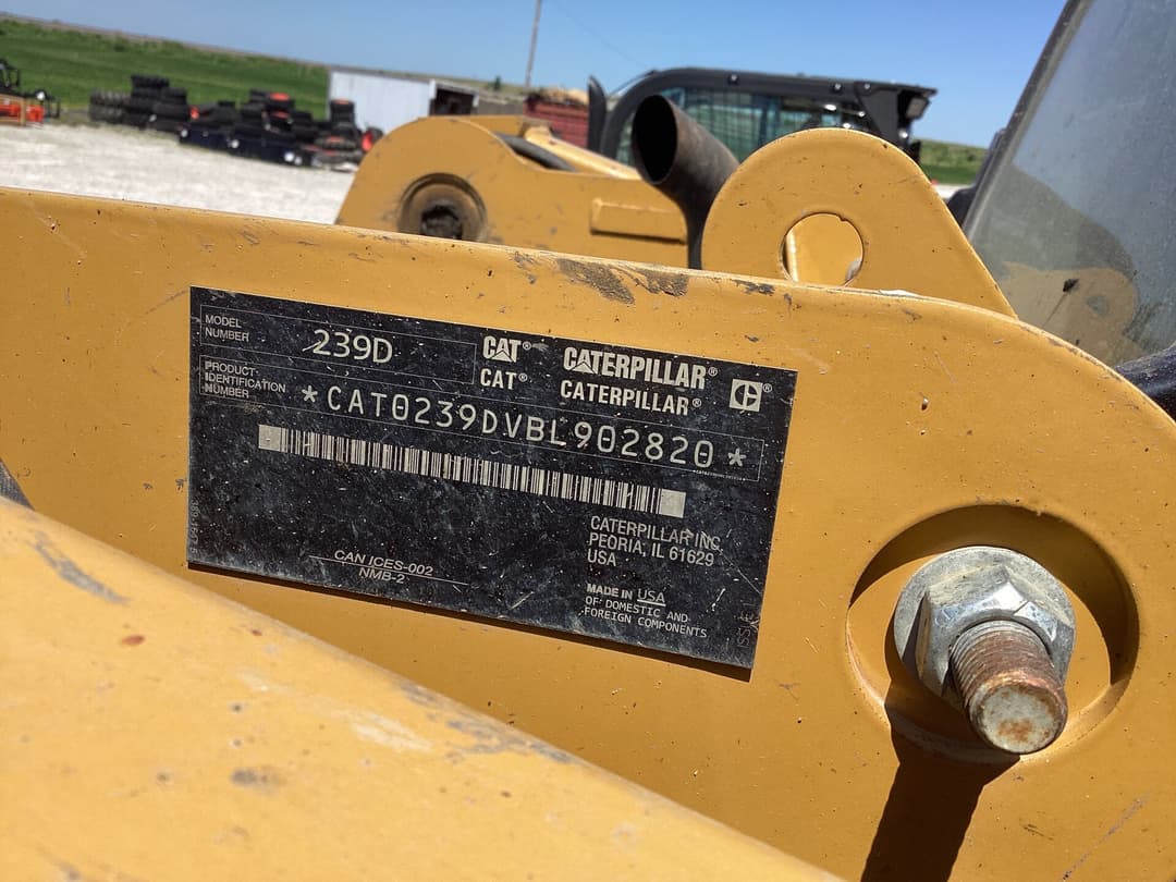 Image of Caterpillar 239D Image 1