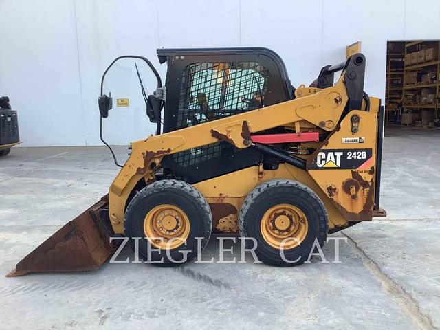 Image of Caterpillar 242D equipment image 2
