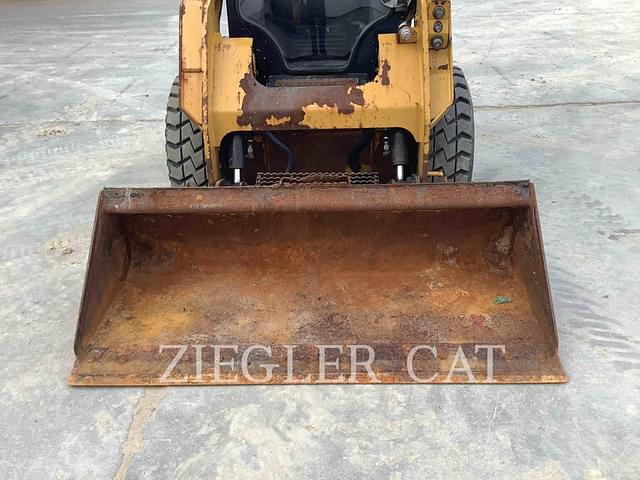 Image of Caterpillar 242D equipment image 4