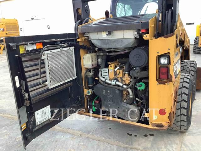 Image of Caterpillar 242D equipment image 3