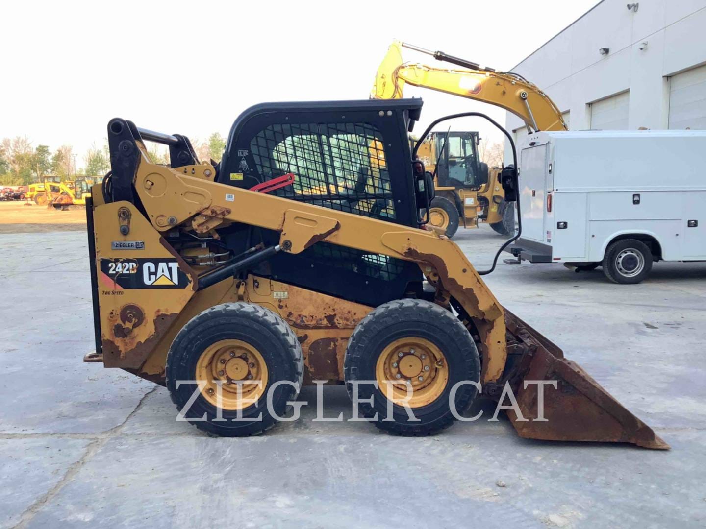 2018 Caterpillar 242D Equipment Image0