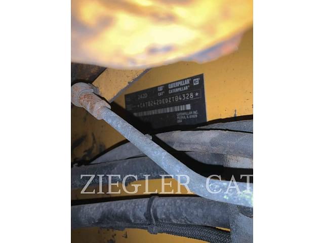 Image of Caterpillar 242D equipment image 4