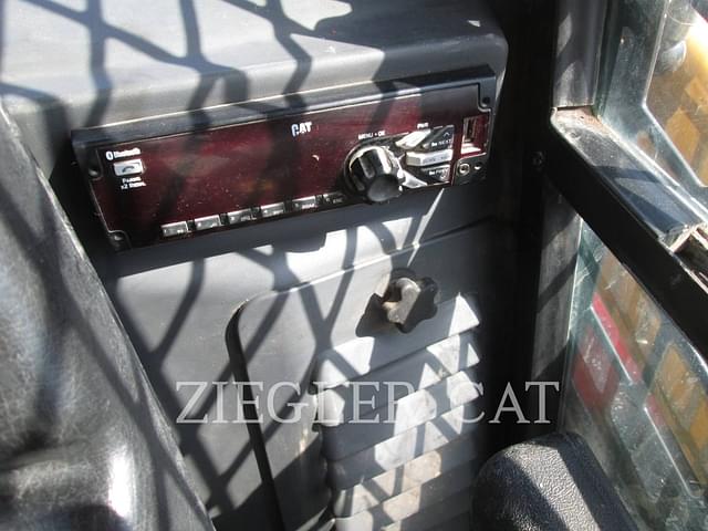 Image of Caterpillar 257D equipment image 4