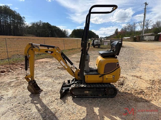 Image of Caterpillar 300.9D equipment image 1