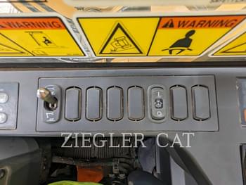 2018 Caterpillar 325FLCR Equipment Image0