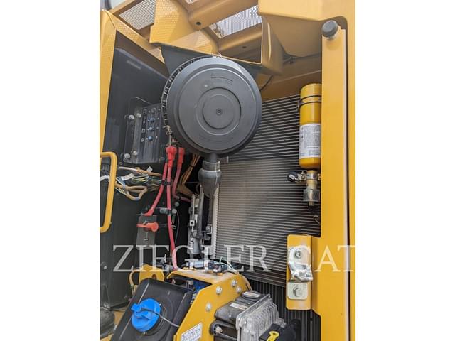 Image of Caterpillar 325FLCR equipment image 3