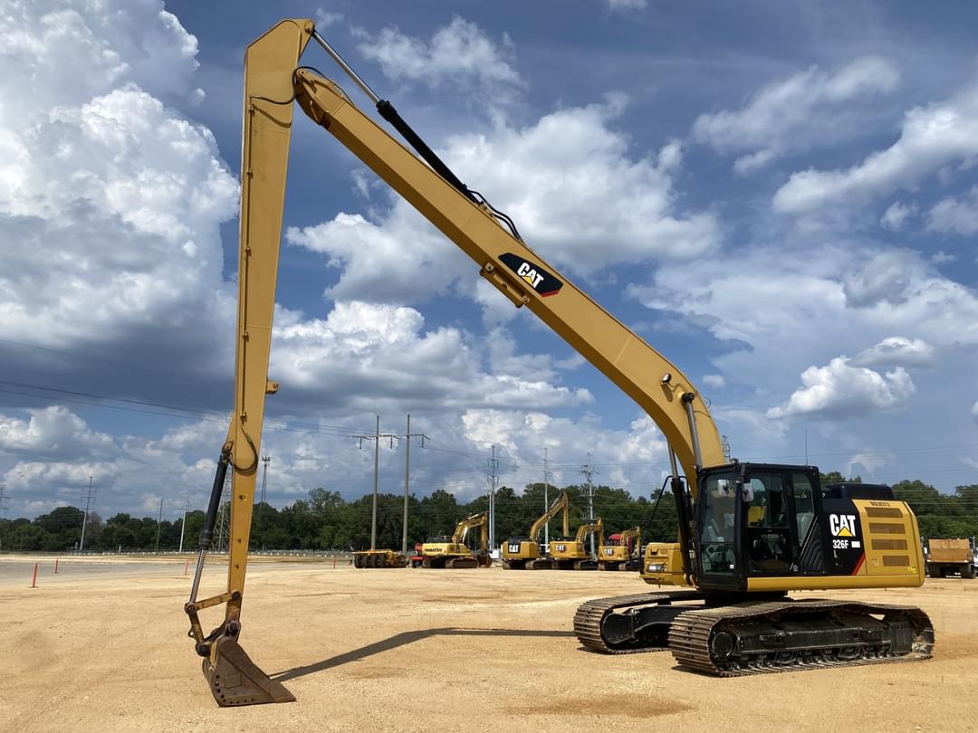 Image of Caterpillar 326FL Primary image