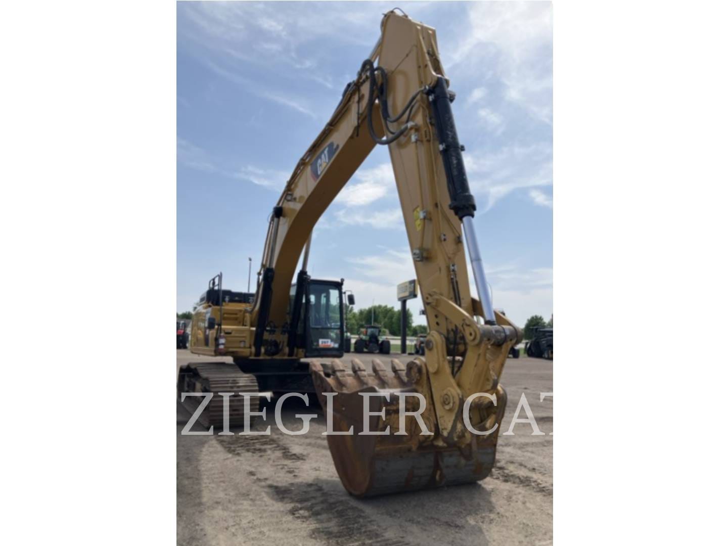 2018 Caterpillar 349FL Equipment Image0