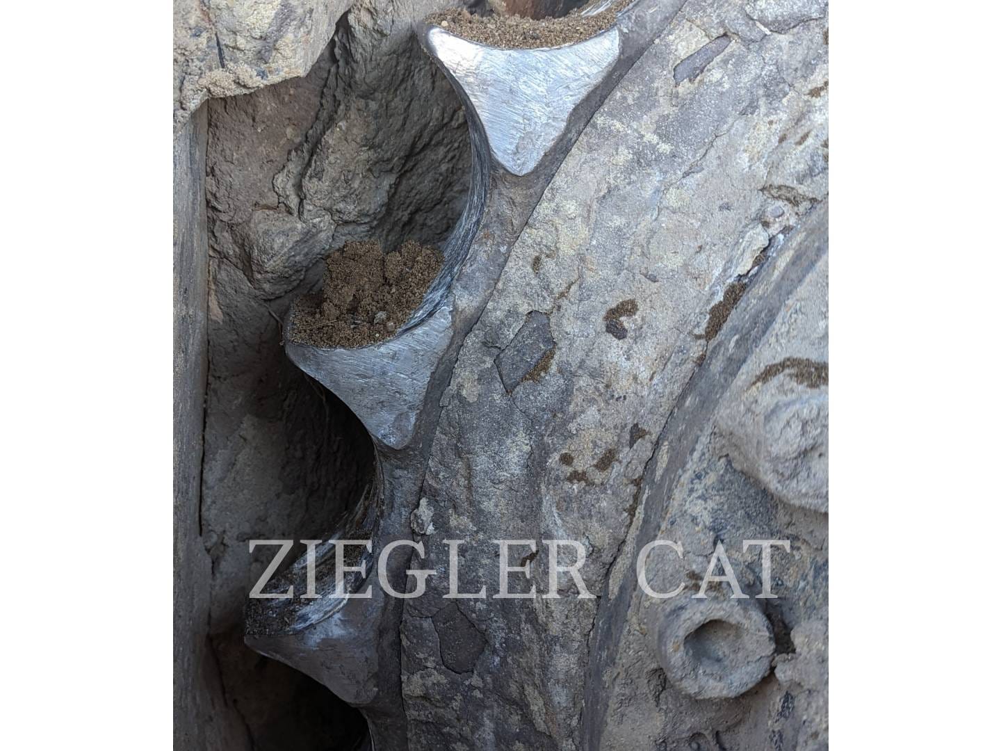 2018 Caterpillar 349FL Equipment Image0