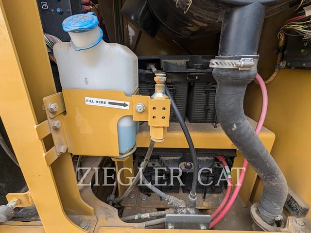 Image of Caterpillar 374F equipment image 1