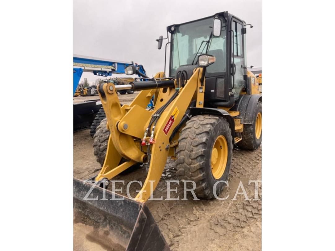 Image of Caterpillar 908M Image 1