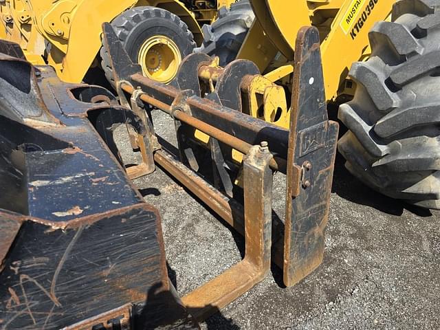 Image of Caterpillar 930M equipment image 2