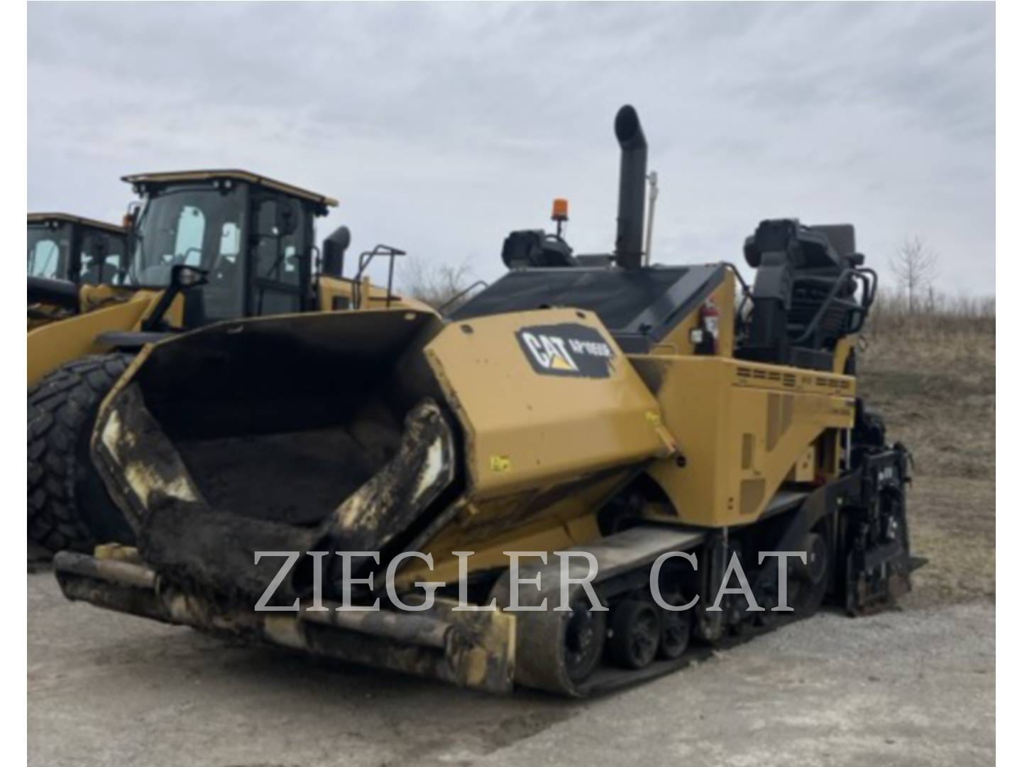 2018 Caterpillar AP1055F Equipment Image0