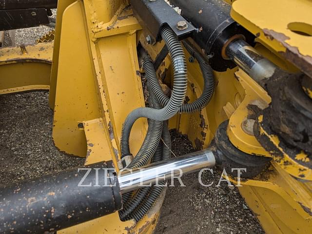 Image of Caterpillar D5K2 equipment image 4