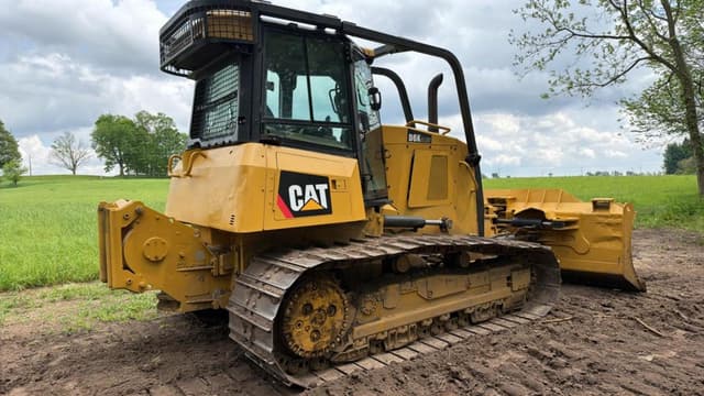 Image of Caterpillar D6K equipment image 4
