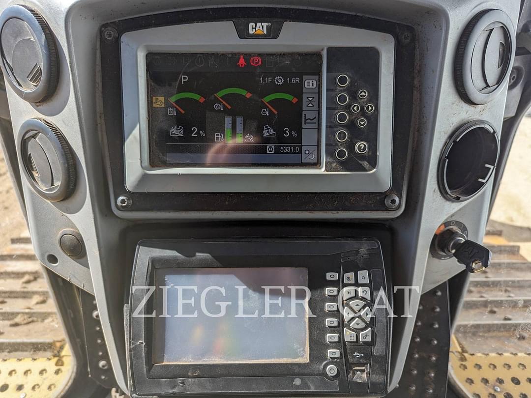 Image of Caterpillar D6T LGP Primary image