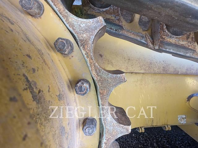 Image of Caterpillar D6T LGP equipment image 3