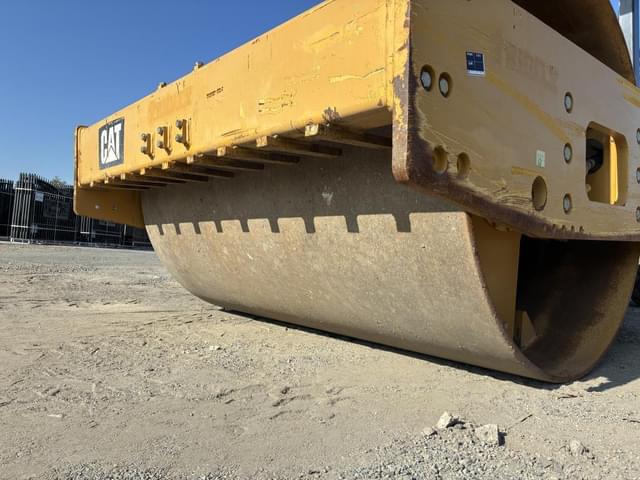 Image of Caterpillar CS56B equipment image 4