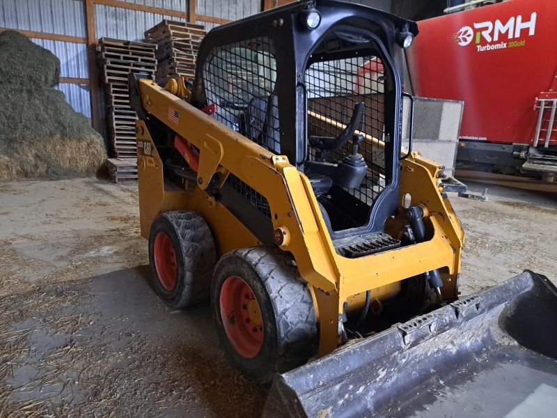 2018 Caterpillar 232D Equipment Image0