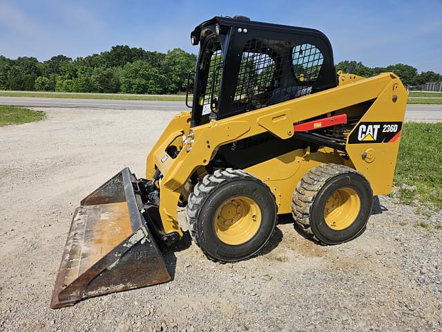 Image of Caterpillar 236D equipment image 3