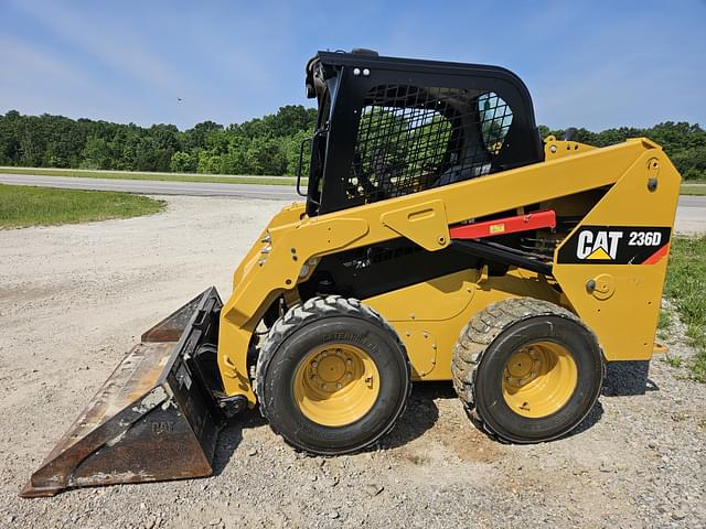 Image of Caterpillar 236D equipment image 4