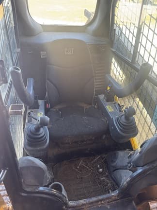 Image of Caterpillar 239D equipment image 4