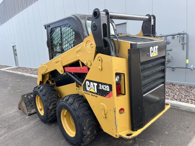 Image of Caterpillar 242D equipment image 4