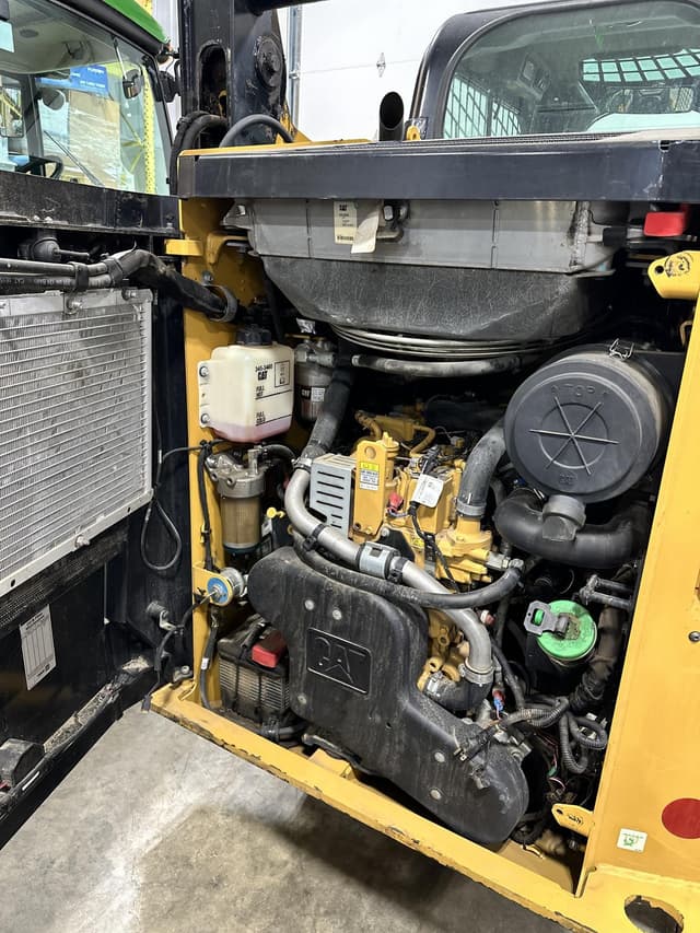 Image of Caterpillar 257D equipment image 2