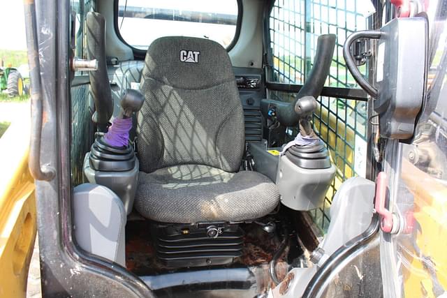 Image of Caterpillar 259D equipment image 3