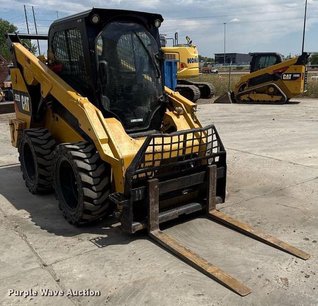 Image of Caterpillar 262D equipment image 2
