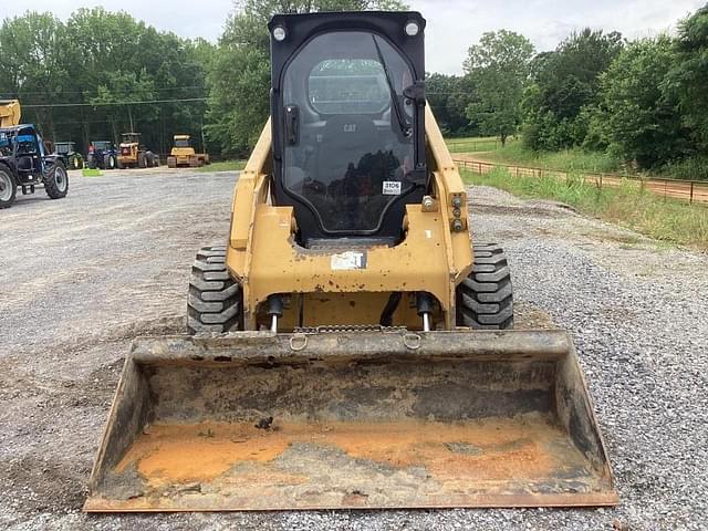 Image of Caterpillar 272D2 equipment image 4