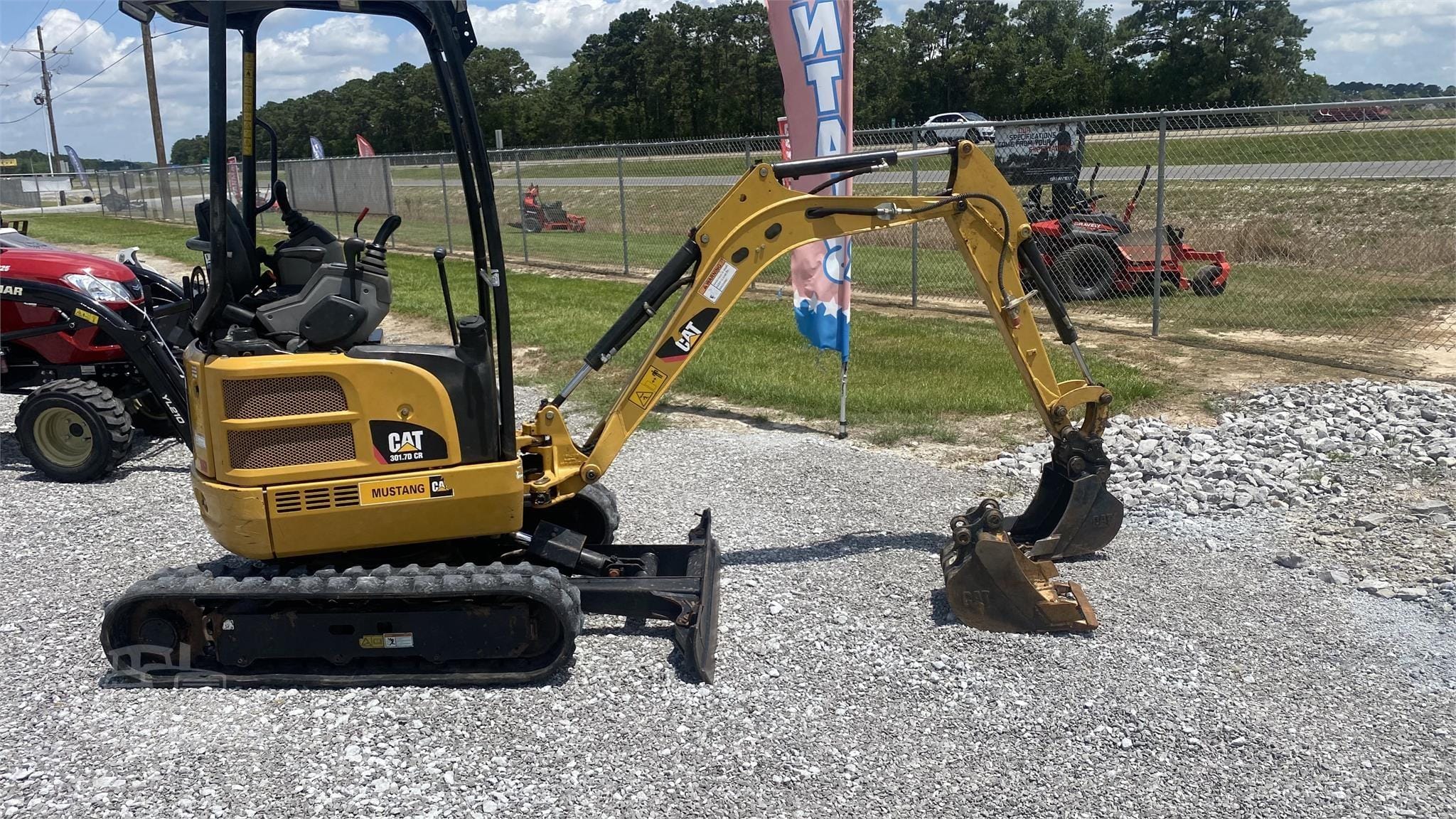 2018 Caterpillar 301.7D CR Equipment Image0