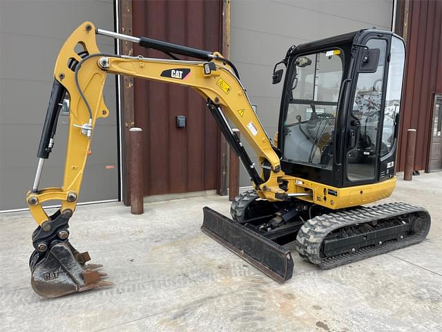 Image of Caterpillar 302.7D CR equipment image 1