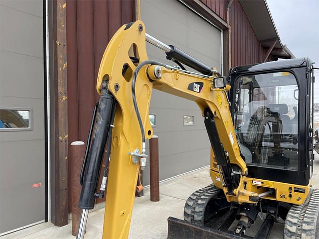 Image of Caterpillar 302.7D CR equipment image 4