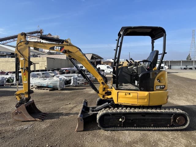 Image of Caterpillar 303.5E2 equipment image 4