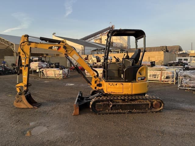 Image of Caterpillar 303.5E2 equipment image 4