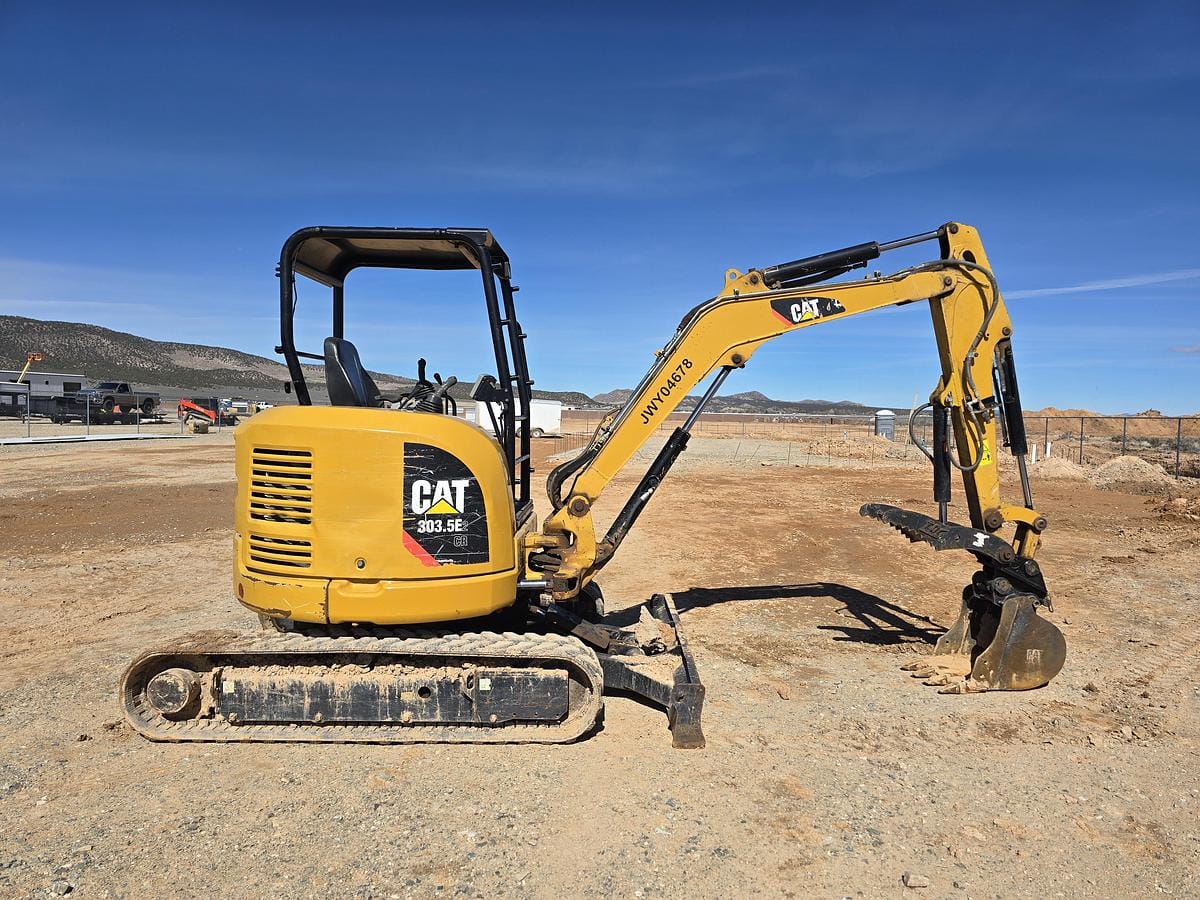 2018 Caterpillar 303.5E2 Equipment Image0