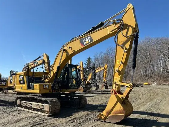 Image of Caterpillar 320 equipment image 1