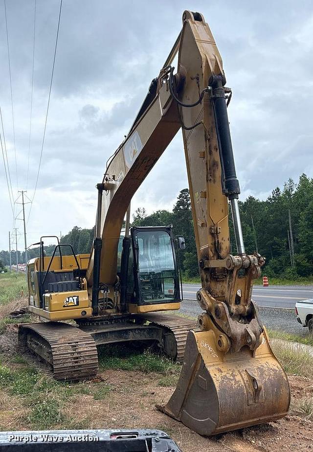 Image of Caterpillar 320 equipment image 2