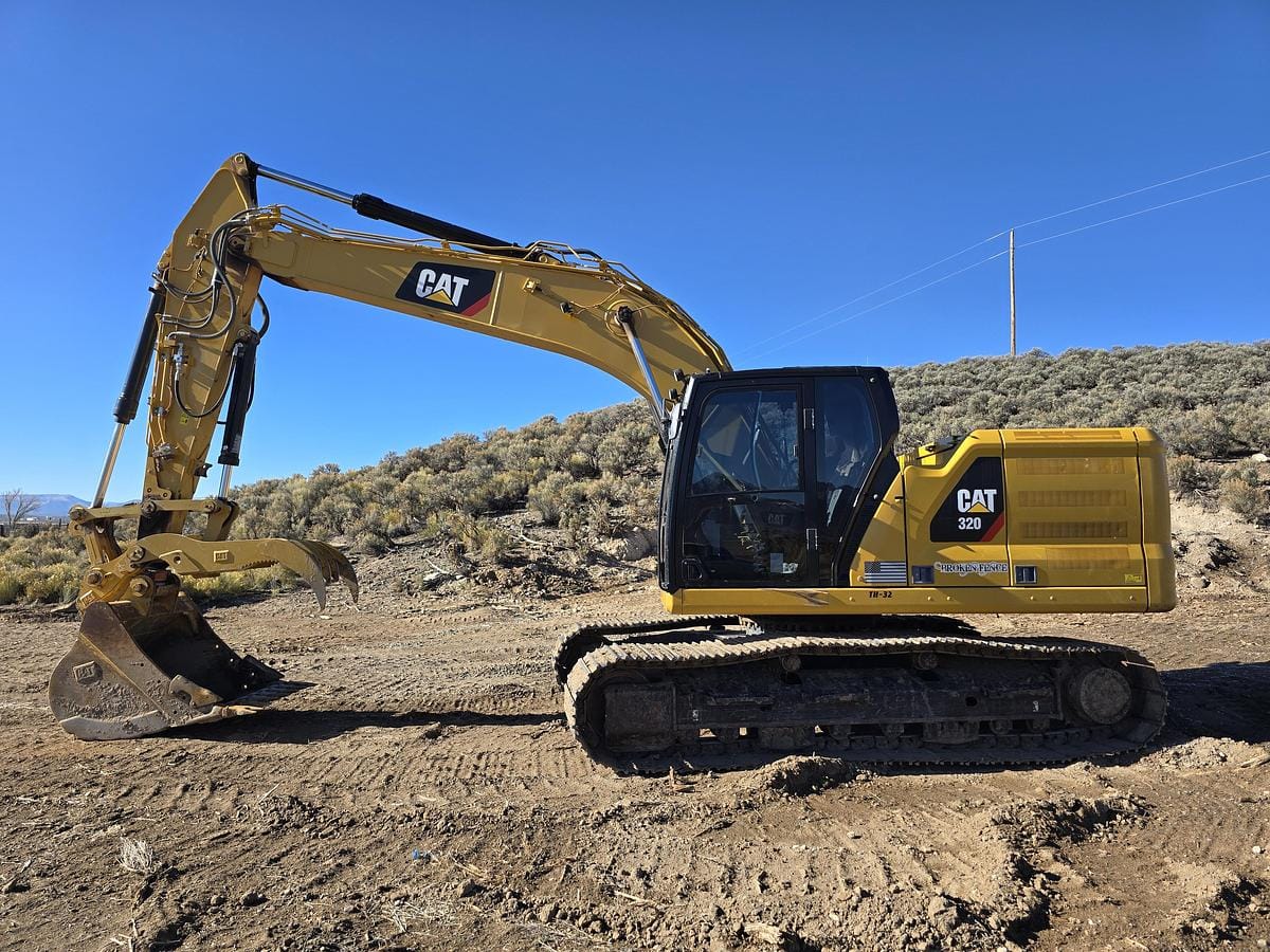 2018 Caterpillar 320 Equipment Image0