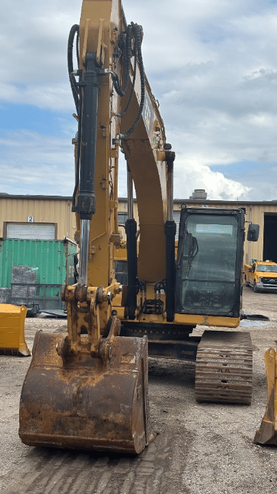 2018 Caterpillar 323 Equipment Image0