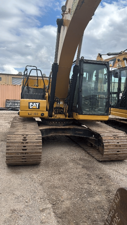 Image of Caterpillar 323 equipment image 4