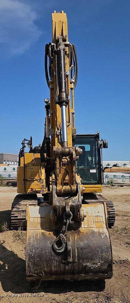 Image of Caterpillar 325FL equipment image 1