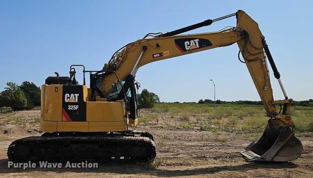 Image of Caterpillar 325FL equipment image 3