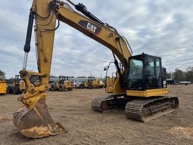 2018 Caterpillar 325FL Equipment Image0
