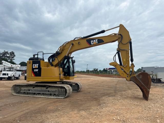 Image of Caterpillar 325FLCR equipment image 2