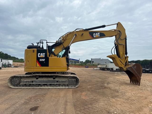 Image of Caterpillar 325FLCR equipment image 3